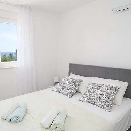 Awesome In With Wifi And 2 Bedrooms * Murter